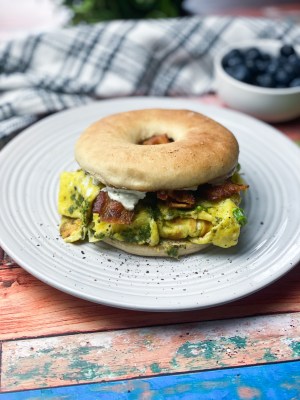 Soft Scrambled Egg Breakfast Sandwich With Pesto, Bacon & Herb Garlic Cheese