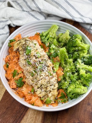Roasted Red Pepper Pasta with Chicken and Broccoli