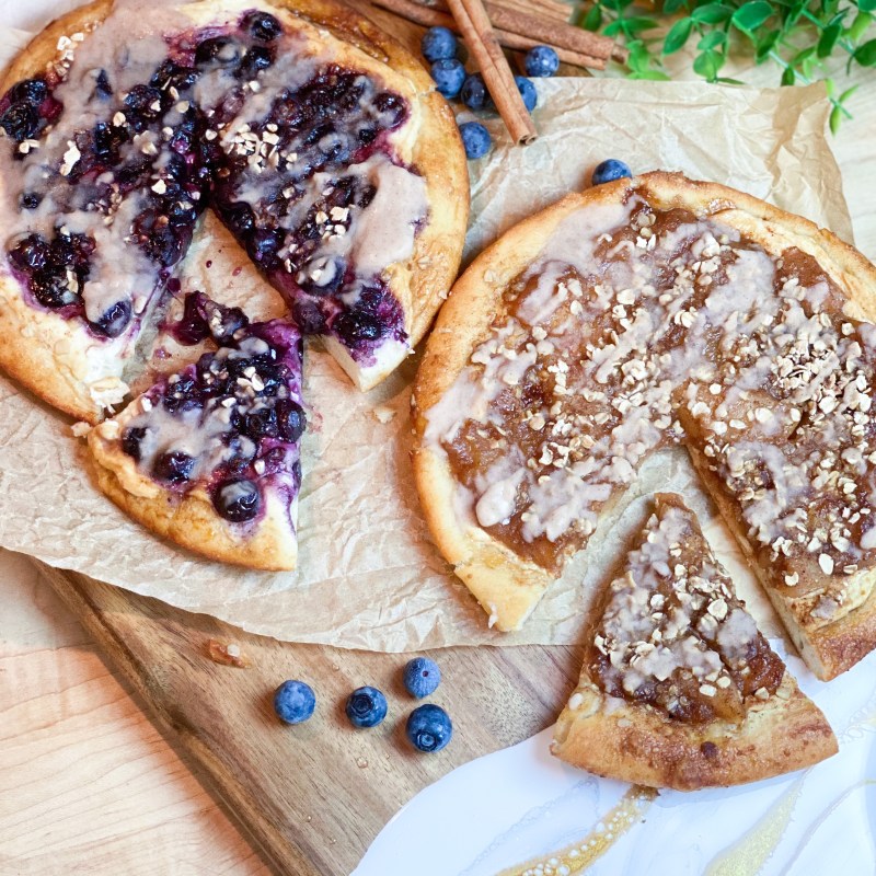 Blueberry & Cinnamon Streusel Dessert Pizzas Chef Allie's Kitchen