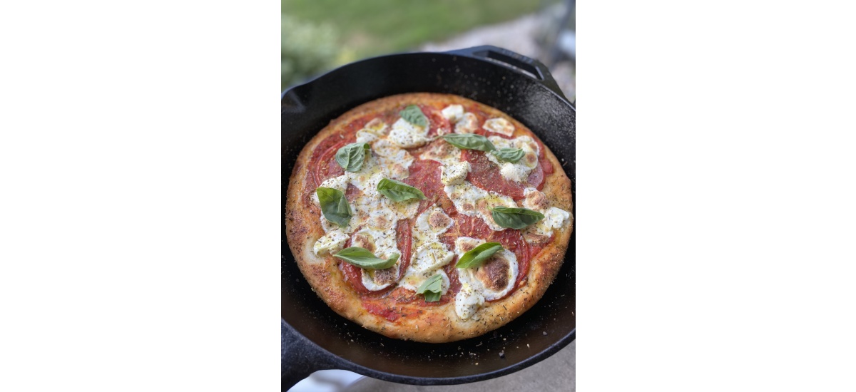 Fresh Tomato, Mozzarella & Ricotta Pizza Pie