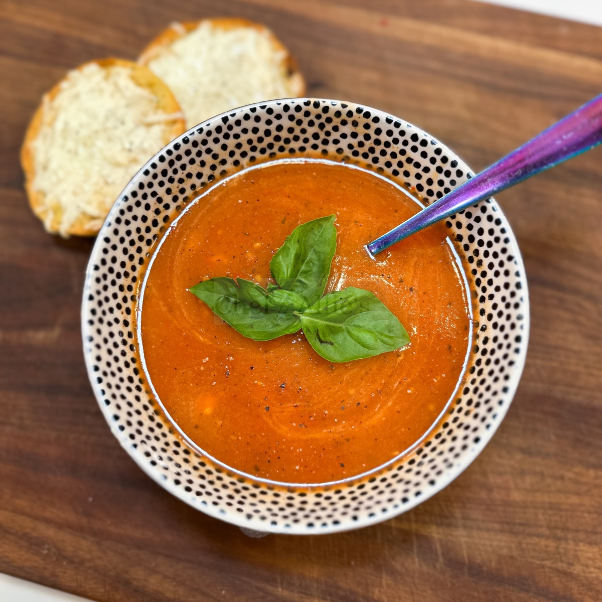 Crockpot Tomato and Basil Soup